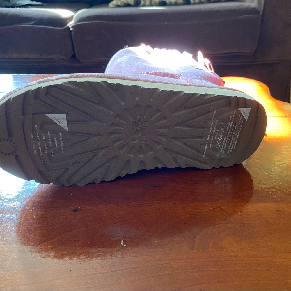 Pink UGGS - Picture 3 of 4